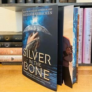 Fairyloot Exclusive Signed Edition Silver in the Bone by Alexandra Bracken